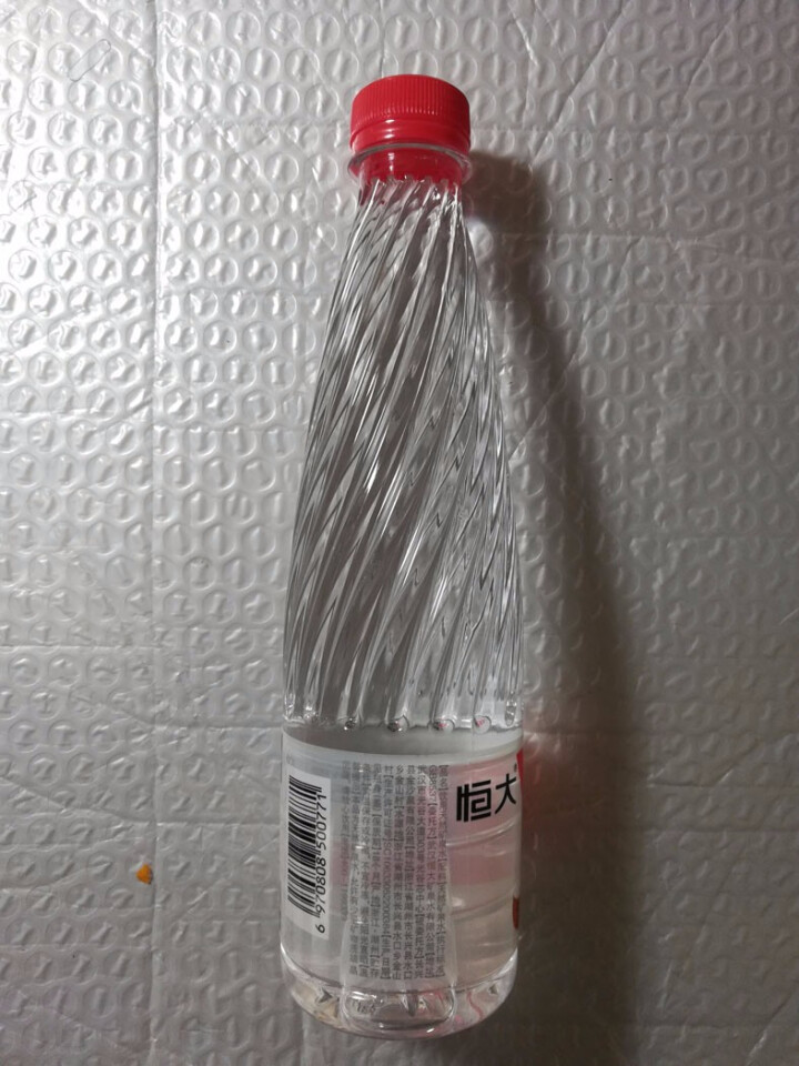 恒大 苏采矿泉水 饮用水 天然水 非纯净水 个性瓶身高颜值 500ml*1瓶怎么样，好用吗，口碑，心得，评价，试用报告,第3张