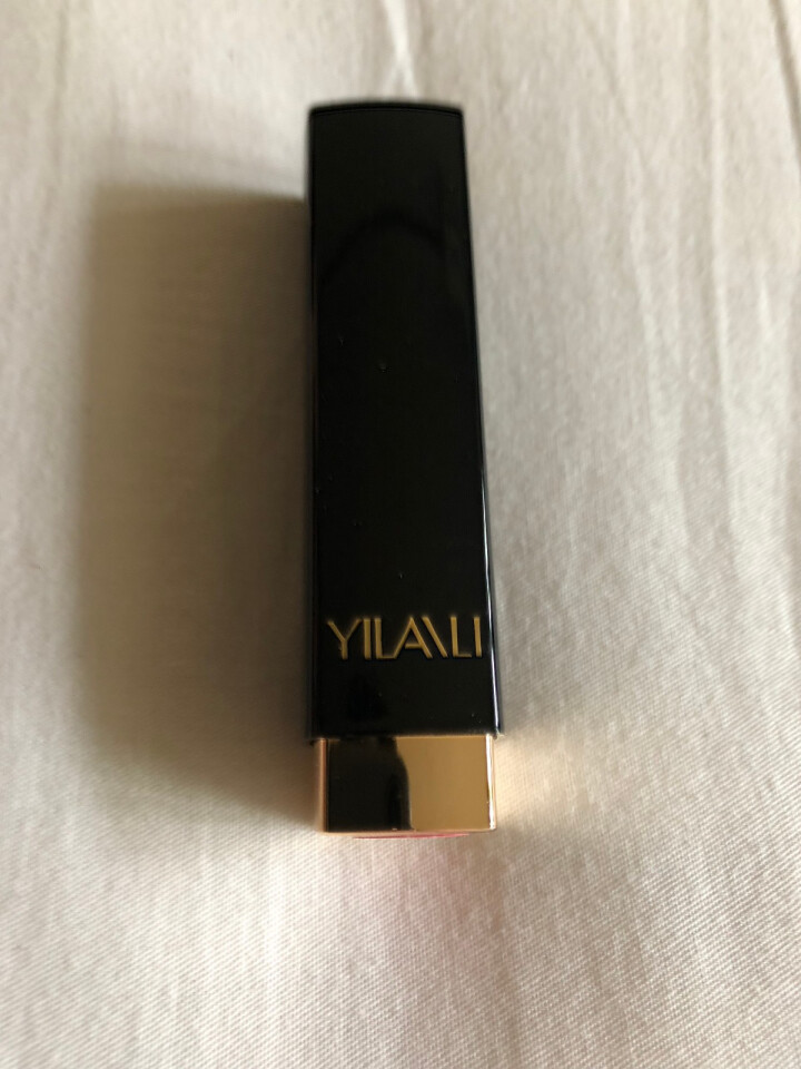 依莱丽（YILAILI） 挚爱口红不易掉色不易沾杯持久保湿防水学生粉橙色玫红色滋润正品唇膏 01#燃情粉橙怎么样，好用吗，口碑，心得，评价，试用报告,第3张