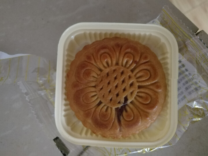 广式月饼100g 蛋黄莲蓉豆沙芝麻水蜜桃哈密瓜老式五仁水果味散装批发中秋节食品芝麻月饼礼盒 散装4个口味随机怎么样，好用吗，口碑，心得，评价，试用报告,第3张