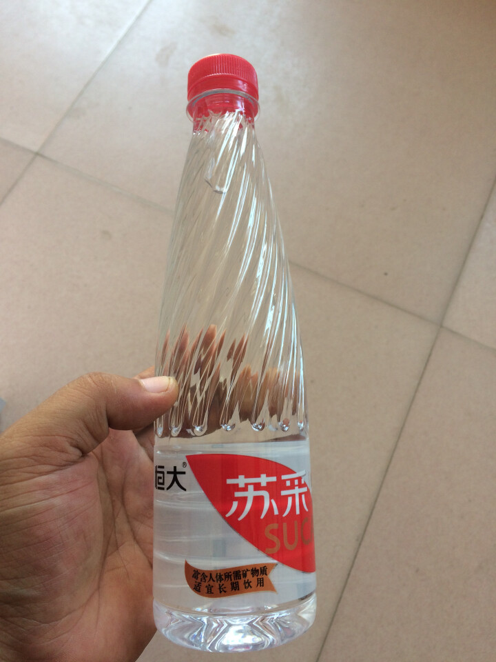 恒大 苏采矿泉水 饮用水 天然水 非纯净水 个性瓶身高颜值 500ml*1瓶怎么样，好用吗，口碑，心得，评价，试用报告,第2张