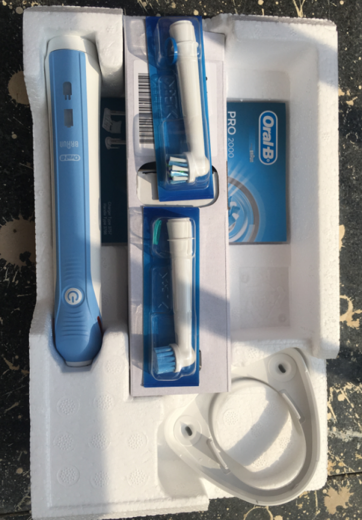 博朗 欧乐B（Oralb）P2000蓝 电动牙刷 3D声波震动成人充电式牙刷 清除牙渍 配EB17、EB50双刷头怎么样，好用吗，口碑，心得，评价，试用报告,第4张