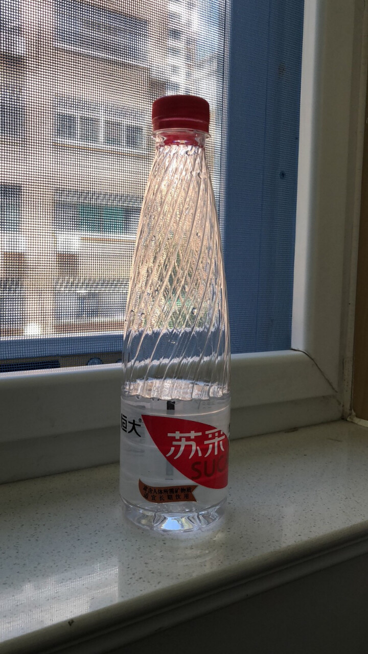 恒大 苏采矿泉水 饮用水 天然水 非纯净水 个性瓶身高颜值 500ml*1瓶怎么样，好用吗，口碑，心得，评价，试用报告,第3张