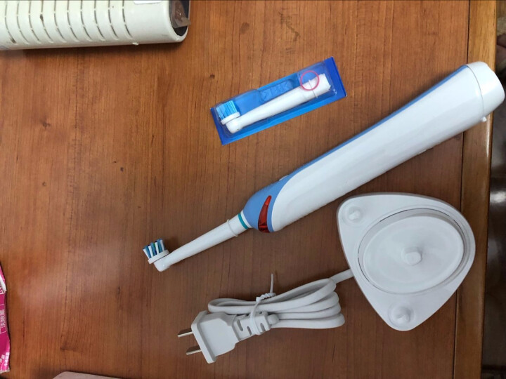 博朗 欧乐B（Oralb）P2000蓝 电动牙刷 3D声波震动成人充电式牙刷 清除牙渍 配EB17、EB50双刷头怎么样，好用吗，口碑，心得，评价，试用报告,第3张