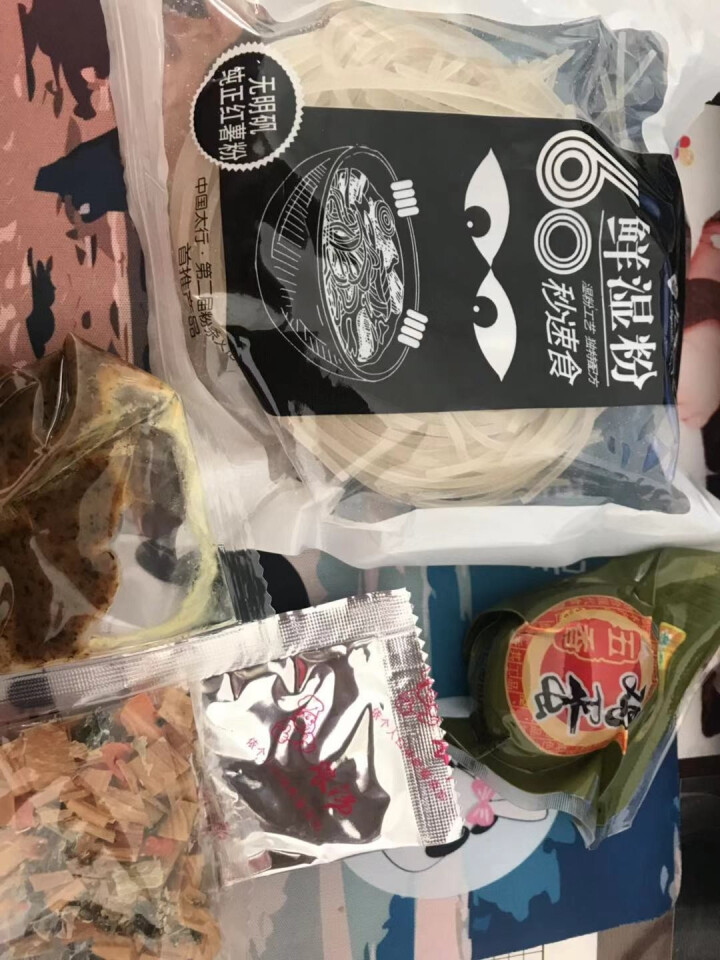 华夏九月天 鲜湿酸辣粉 非油炸红薯淀粉粉丝 菌汤味184克*1桶怎么样，好用吗，口碑，心得，评价，试用报告,第4张