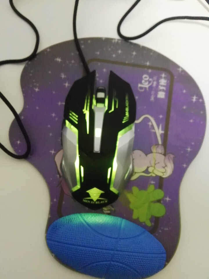 黑衣人有线游戏鼠标自定义宏编程发光呼吸灯