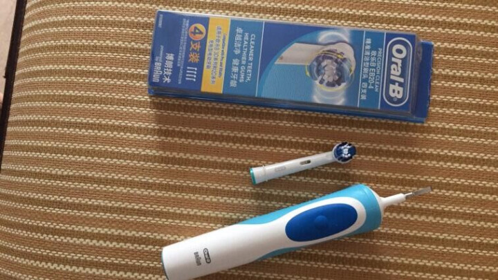 博朗 欧乐B（Oralb）电动牙刷头 4支装 精准清洁型 适配成人2D/3D全部型号 EB20,第3张