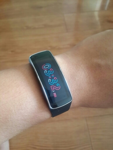 qqqqqqqq对涓夋槦(samsung) gear fit r350 鏅鸿兘浣╂埓璁惧 的晒单